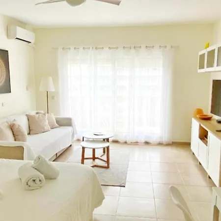 Benalbeach Vistas Al Mar Апартаменты *